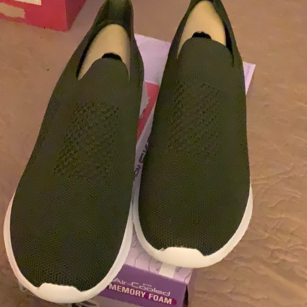 Women’s Skechers